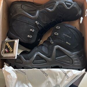 Lowa Zephyr GTX Mid TF Boots in Black